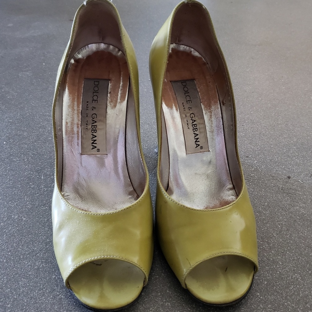 Vintage Dolce & Gabbana olive leather peep toe